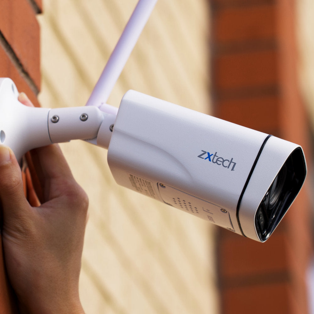 Zxtech Wireless Security Camera 5X Auto Zoom Colour Night Vision Intense LED Two Way Audio